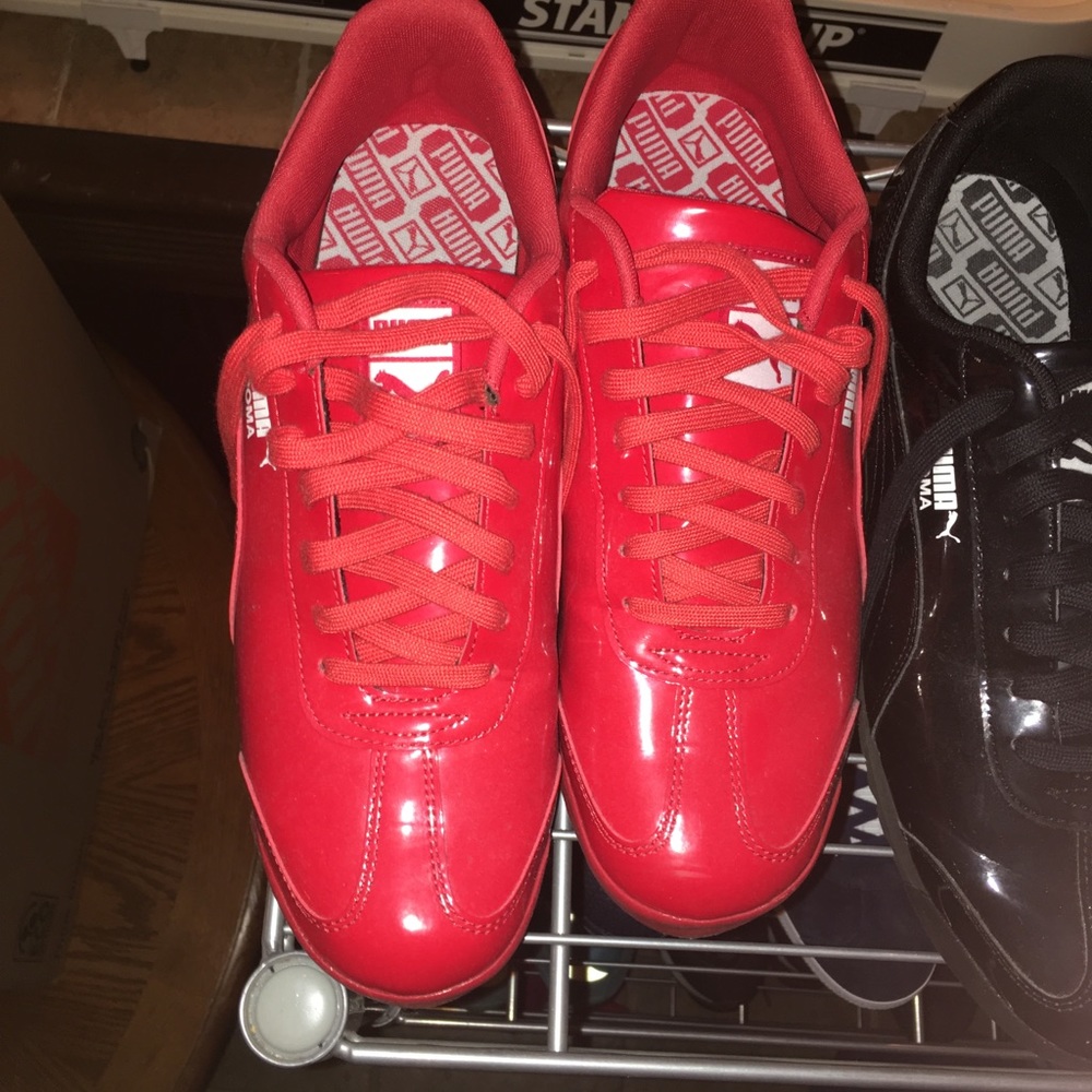 2 pairs of men’s puma shoes very nice